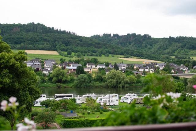 ホテルWein Und Gastehaus Marlene Pohl Kinheim エクステリア 写真